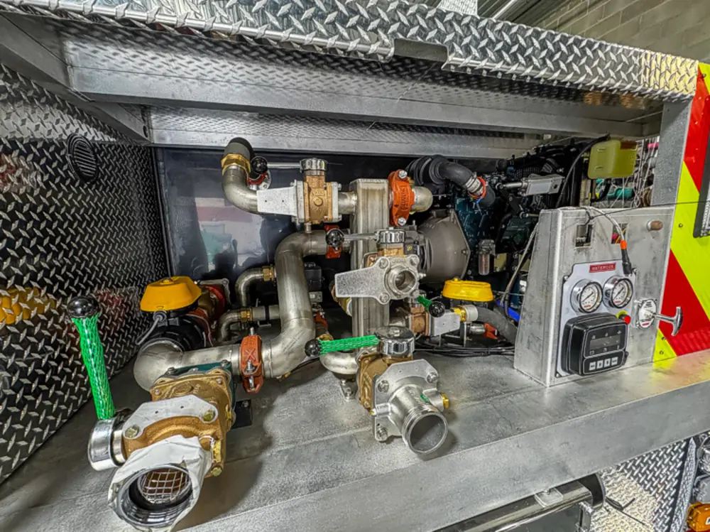 Side view of apparatus during shop assembly, photo 52 of 303.